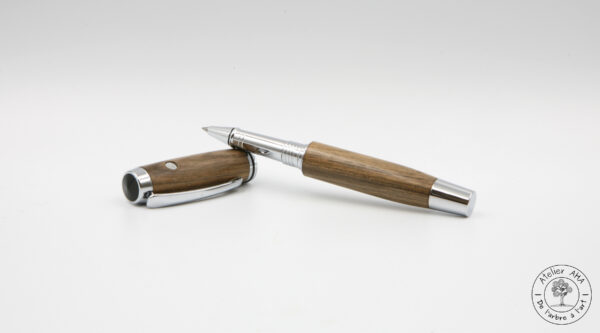 AtelierAHA-STY1272-Stylo-roller-et-plume-artisanal-en-bois-de-noyer-francais-ouvert