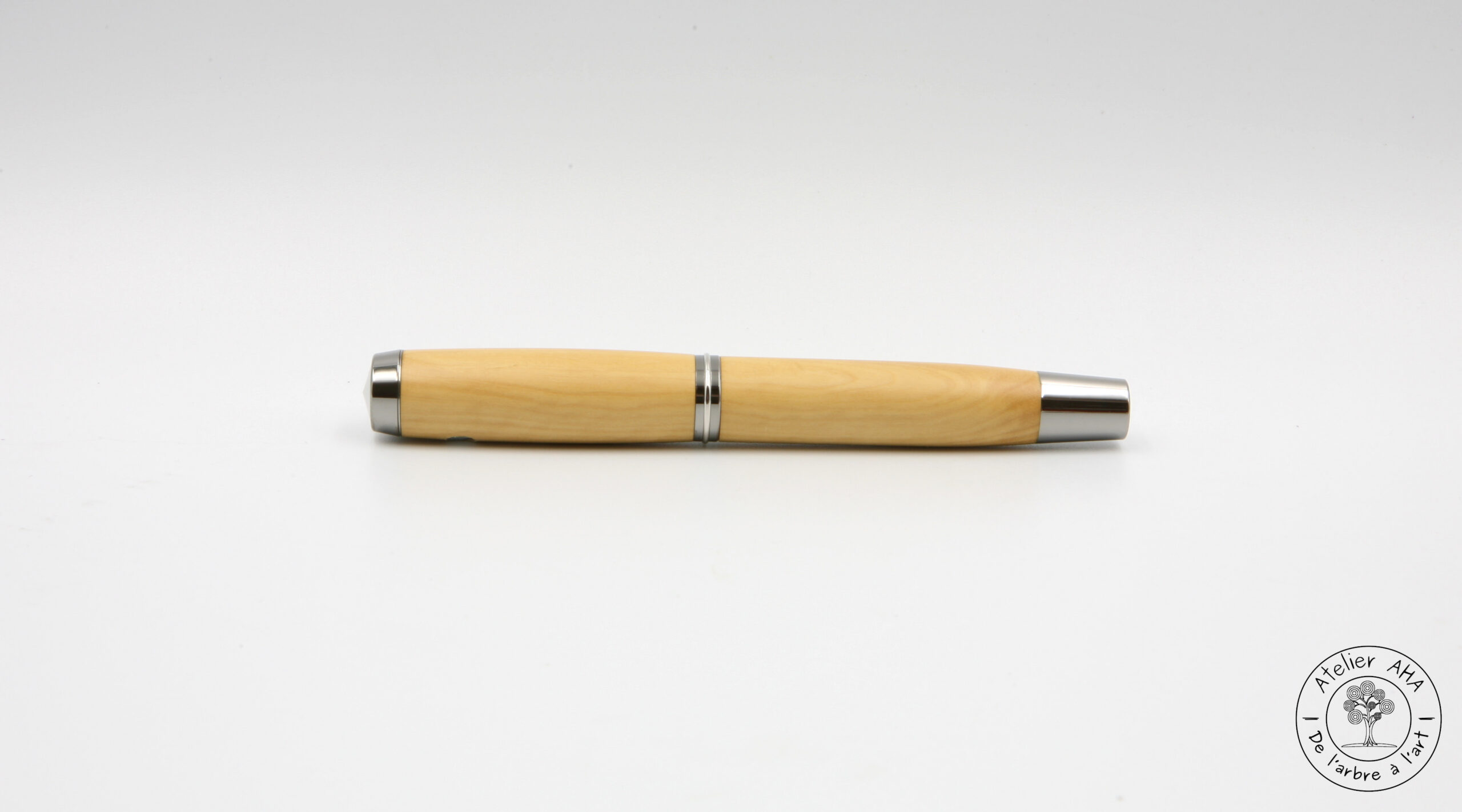 AtelierAHA-STY1277-Stylo-roller-et-plume-artisanal-en-bois-de-buis-francais-derriere