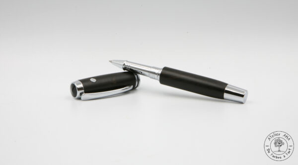 AtelierAHA-STY1280-Stylo-roller-et-plume-artisanal-en-bois-de-grenadille-ouvert