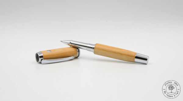 AtelierAHA-STY1286-Stylo-roller-et-plume-artisanal-en-bois-de-if-francais-ouvert