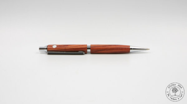 AtelierAHA-STY1296-Porte-mines-artisanal-en-bois-de-rose-devant